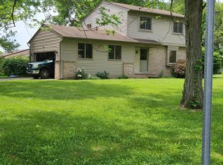 29037 Saint Martins St, Livonia, MI 48152