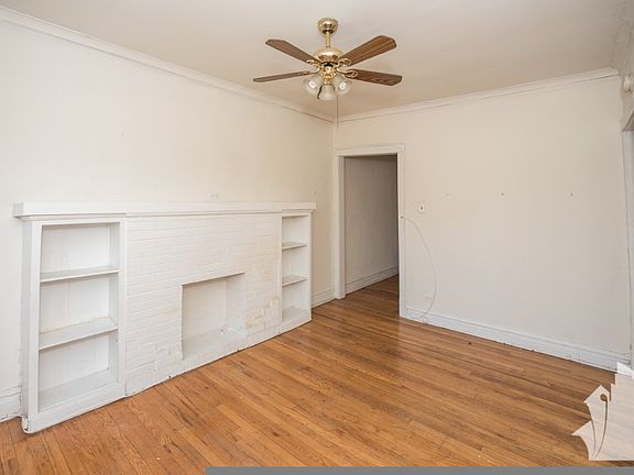 3rd image of 2612 W Gunnison St APT 2