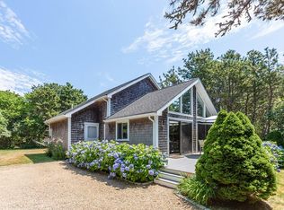 3 Meetinghouse Cir, Edgartown, MA 02539