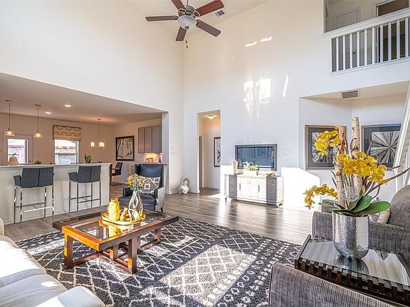 5th image of 2609 Emerald Ln