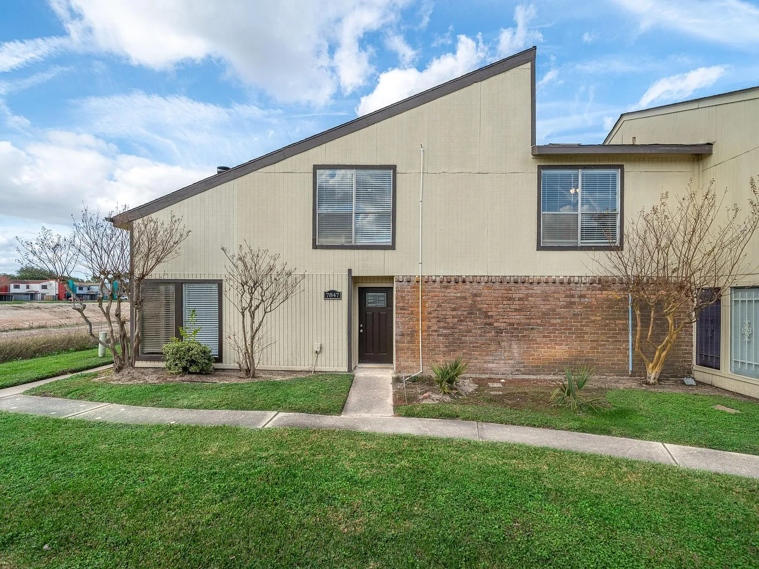 3 bed, 1850 sqft, $1,750 — Photo 1