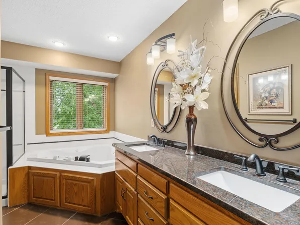 6618 Wild Turkey Trl, Lino Lakes, MN 55014