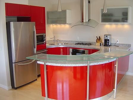 KITCHEN WITH GAS STOVE TOP, DISWASHER, MICRO, REFRIGERATOR