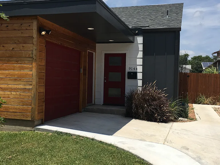 914 Morrow St — Photo 1