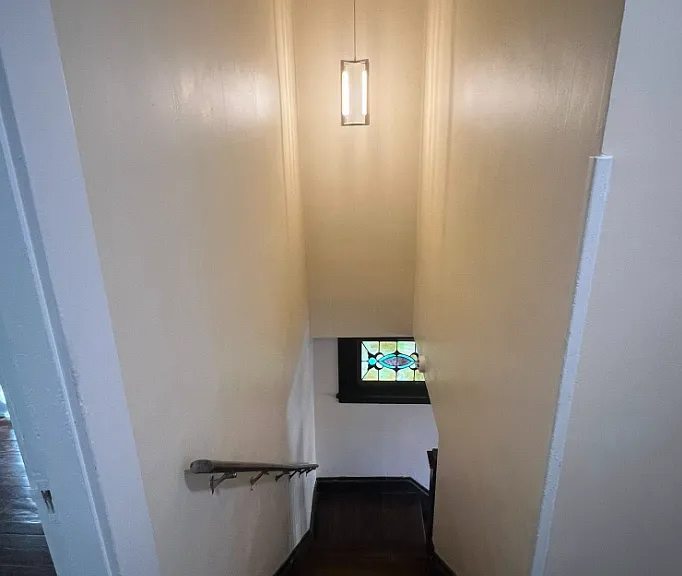 2121 Burnet Ave — Photo 2