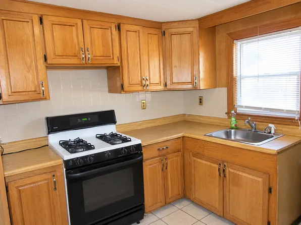 108 Garfield Ave, Hyde Park, MA 02136