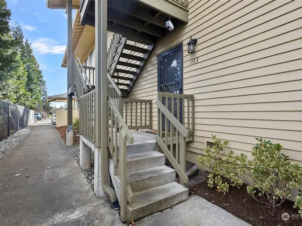 310 S 11th Street #103, Mount Vernon, WA 98274