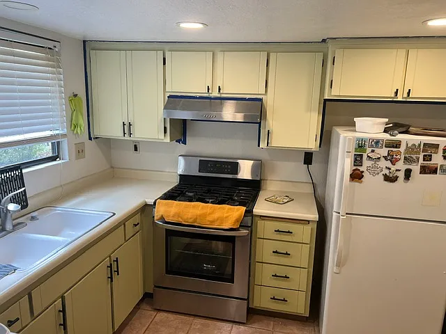 3 bed, 2.5 bath, 1503 sqft, $3,800 — Photo 4