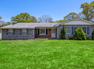 25 Teele Dr, Coram, NY 11727