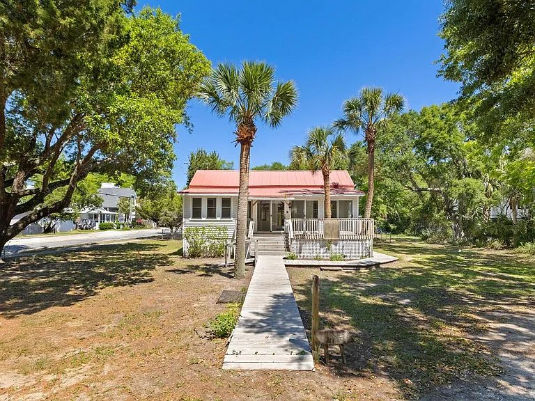 2250 Myrtle Ave — Photo 3