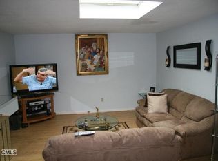 737 Cove Rd #2A, Stamford, CT 06902