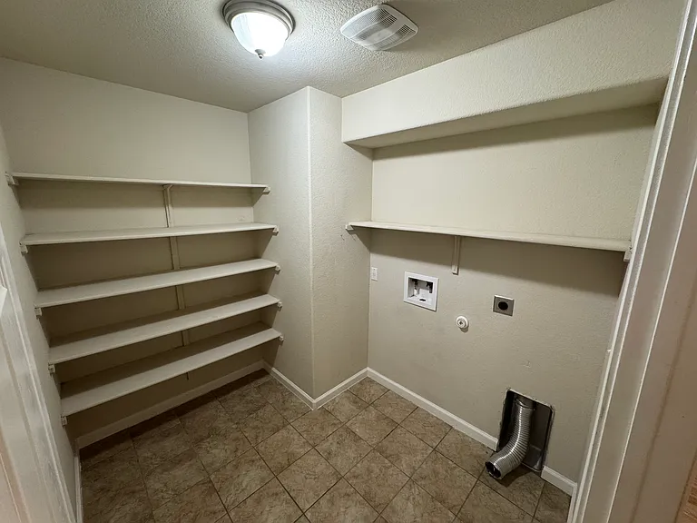3020 Skinner Dr — Photo 10