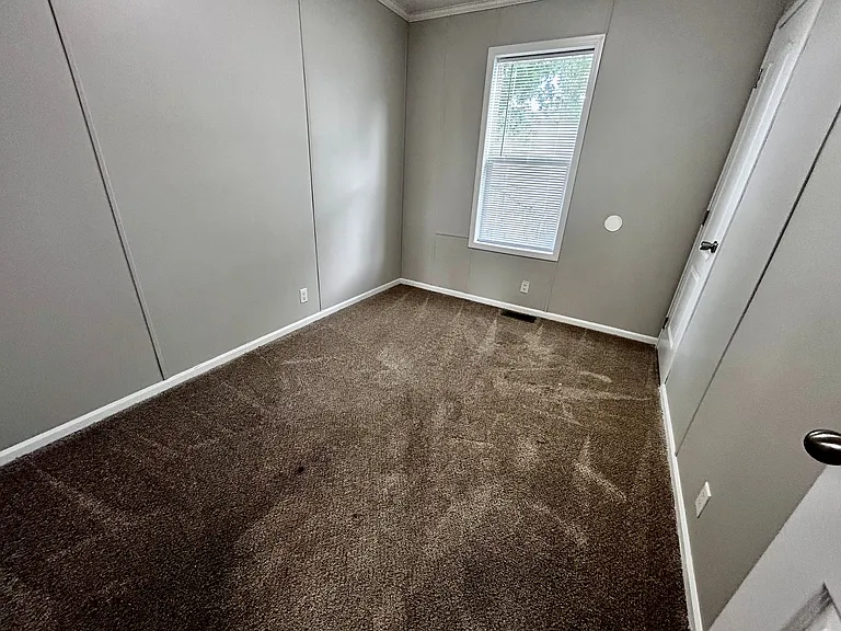 Hickory Knoll — Photo 46