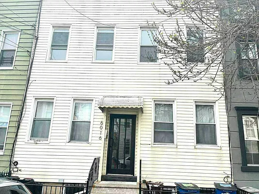 Rented by Blue Egg Realty Corp | media 9