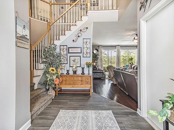 4th image of 512 Lakescape Ct