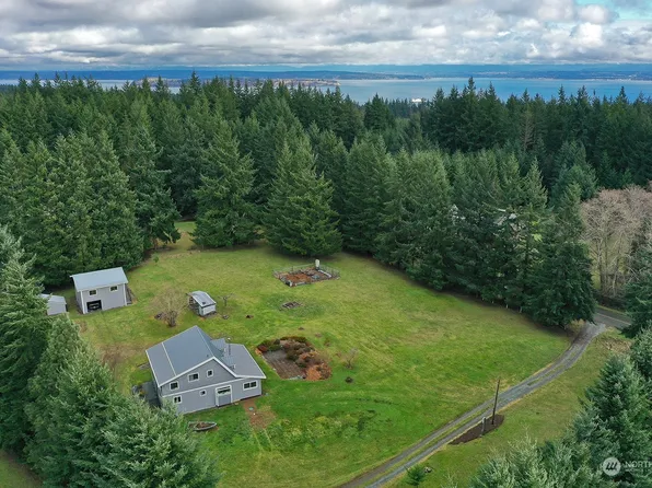 7042 High Meadow Drive, Clinton, WA 98236