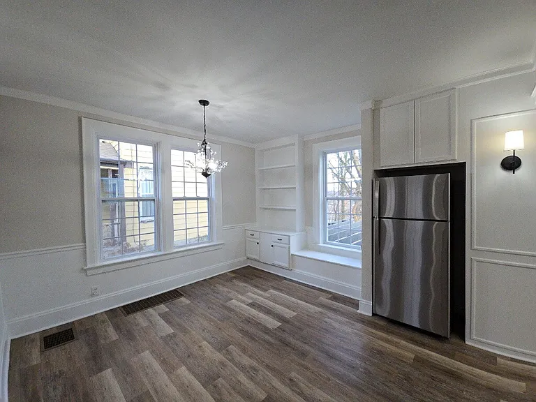 310 N C St — Photo 7