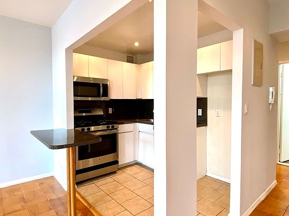 3rd image of 555 E 78th St #5A***