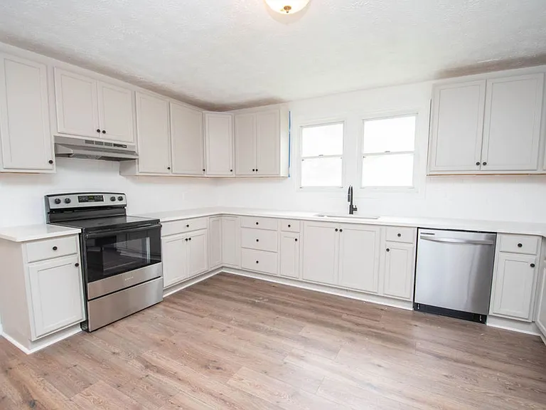 903 Georgia Ave — Photo 7