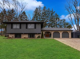 4N580 Chatham Ct, West Chicago, IL 60185