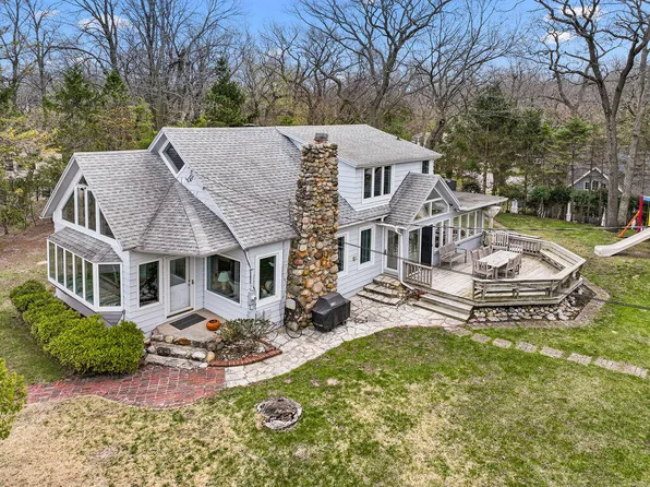 4117 Lake Shore Dr, New Buffalo, MI 49117