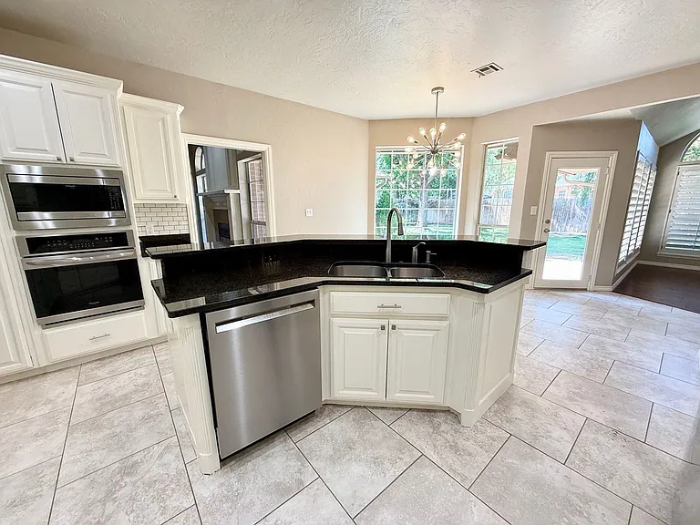 4205 Harrogate Dr — Photo 10