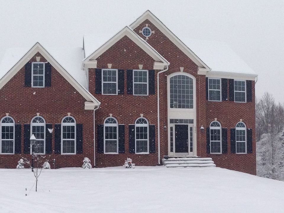 1st image of 8542 Woodlawn Ct