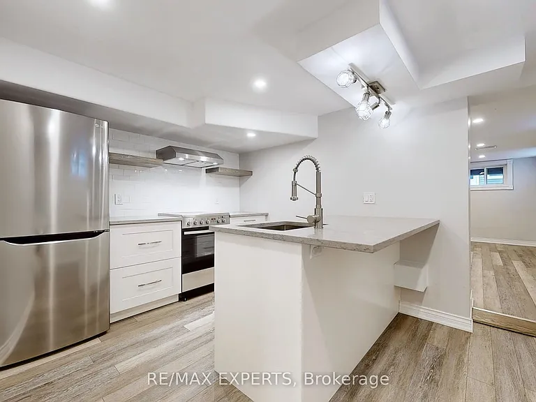 39 Norval St #BASEMENT — Photo 9