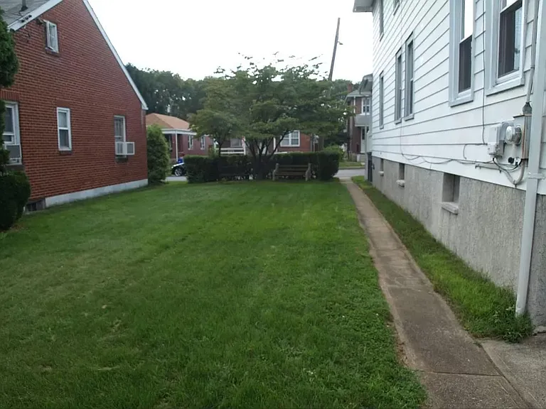 Large side yard