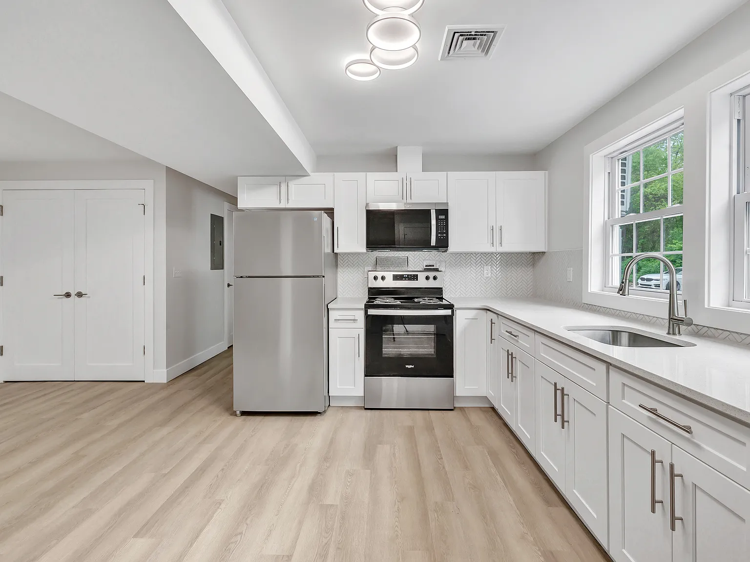 2 bed, $1,800 — Photo 1