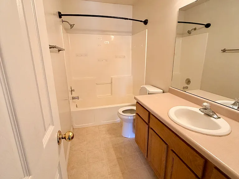 1100 E 1525 S #104 — Photo 9
