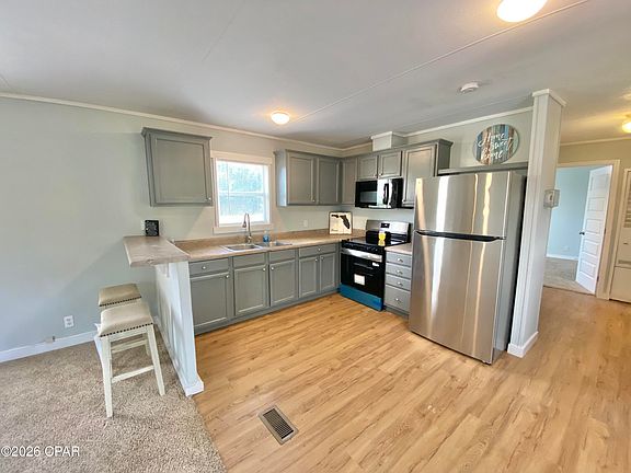 4th image of 352 Michael St