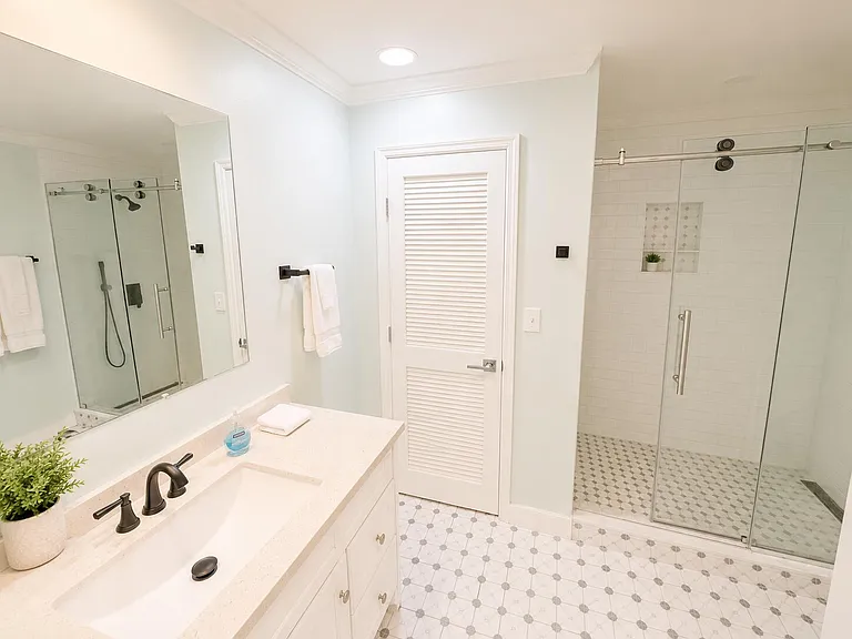 218 Whitehead St — Photo 7