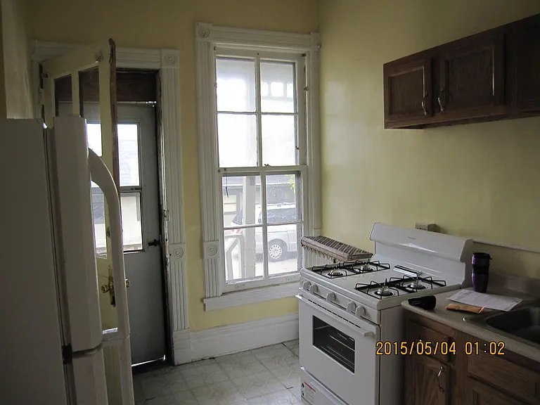 317 Prospect Ave NE — Photo 2
