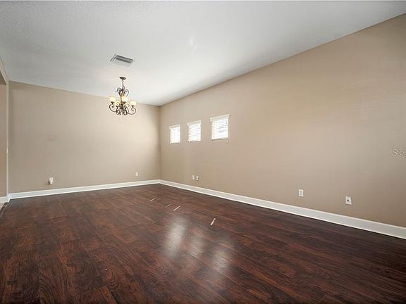 4th image of 415 York Dale Dr