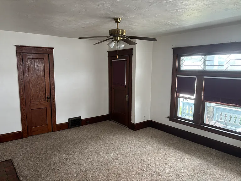 1225 W 8th St #1 — Photo 3