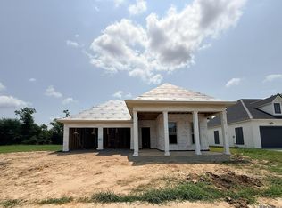 8643 Greenbrier Cove Rd, Baton Rouge, LA 70817