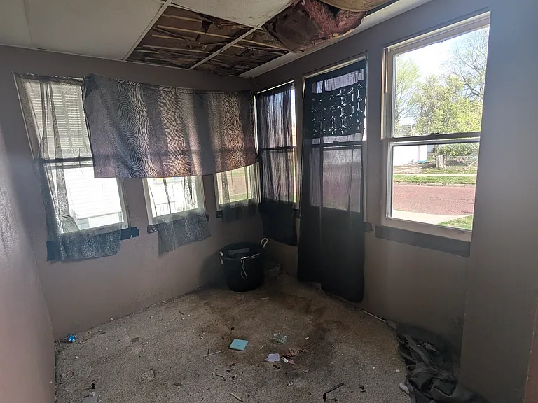 1108 E Arcadia Ave — Photo 42