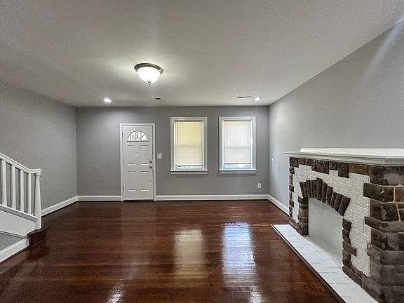3rd image of 3813 Brooklyn Ave