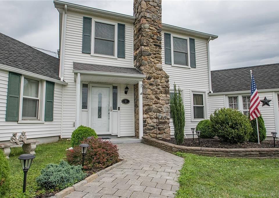 1 S Main St, Newtown, CT 06470 Zillow