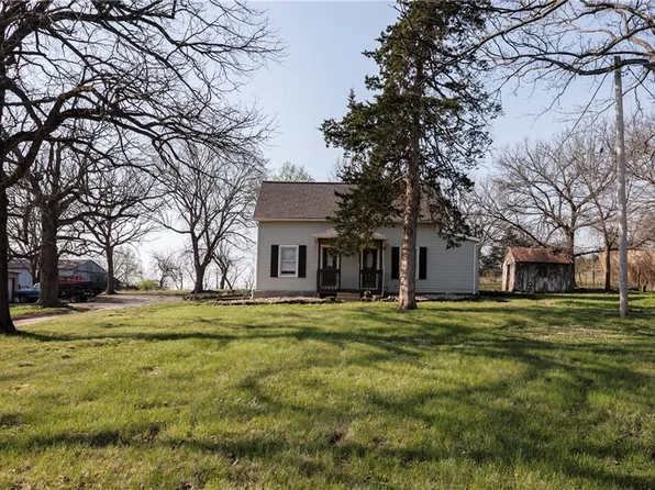 405 E 267th St, Cleveland, MO 64734