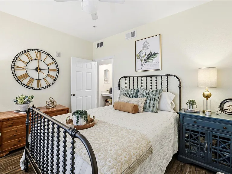 2801 Chancellorsville Dr #617 — Photo 35