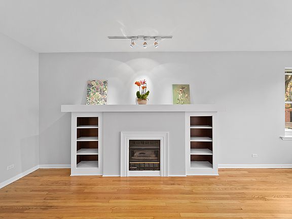 3rd image of 3510 W Leland Ave APT 1
