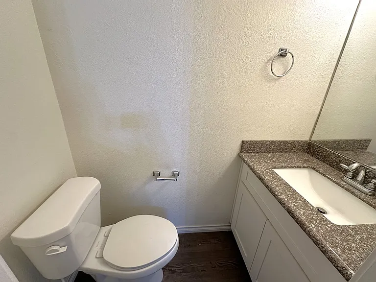 3720 Laurel St — Photo 5