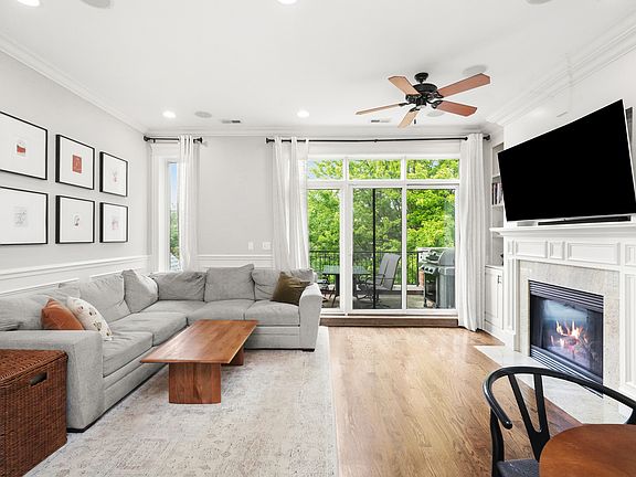 3rd image of 2517 N Southport Ave #3