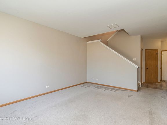 5th image of 612 W Jonathan Dr