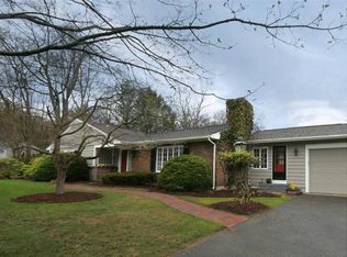 2 Burnham Rd, Wenham, MA 01984