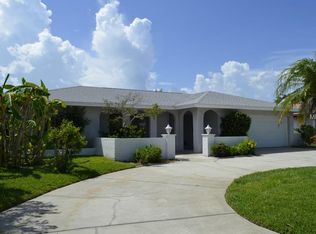 193 Bath Club Blvd N, North Redington Beach, FL 33708