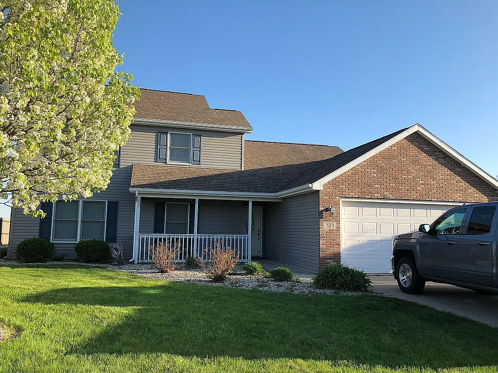323 Willard Dr photo 1