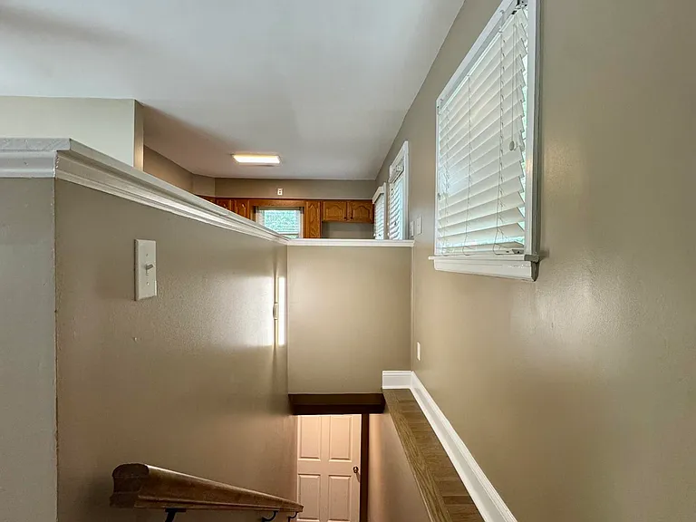 2564 Millbrook Dr — Photo 27